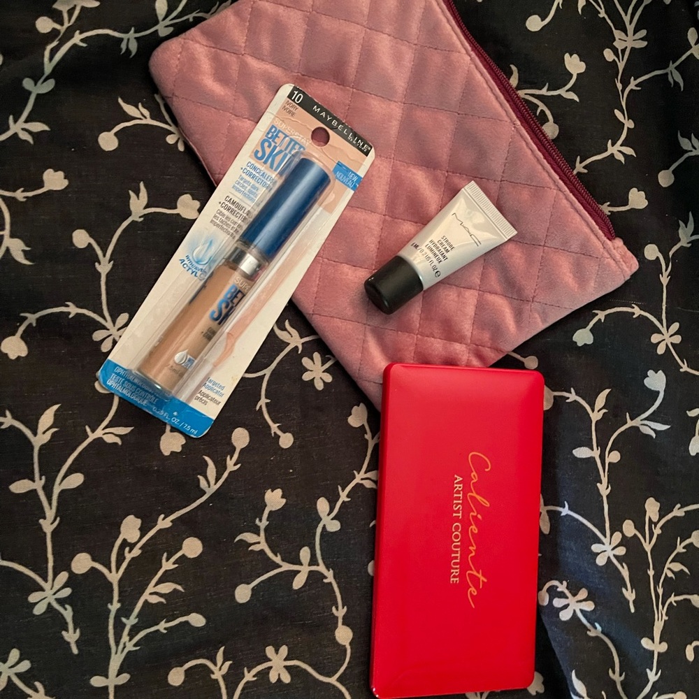 Eyeshadow palette bundle